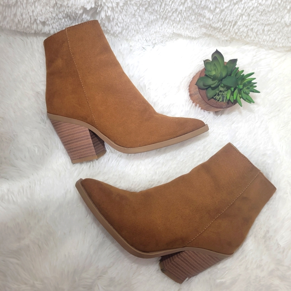Bamboo Upstream Ankle Booties • Size 7